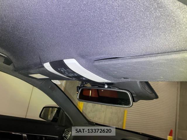 Mercedes Benz E-CLASS 2013-09 8666489-17