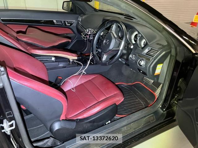 Mercedes Benz E-CLASS 2013-09 8666489-18