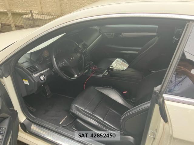 Mercedes Benz E-CLASS 2009-08 8780995-12