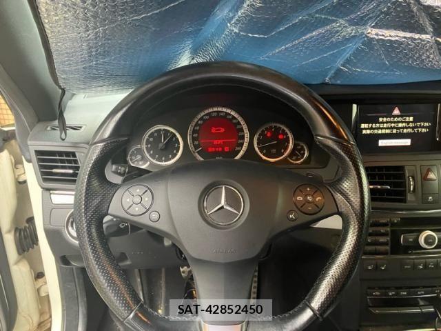 Mercedes Benz E-CLASS 2009-08 8780995-15