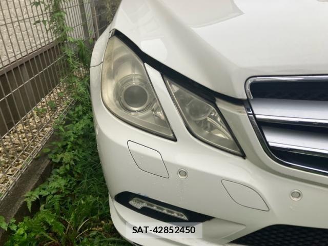 Mercedes Benz E-CLASS 2009-08 8780995-1
