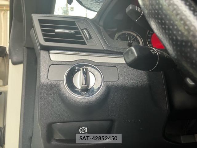 Mercedes Benz E-CLASS 2009-08 8780995-21