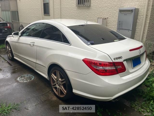 Mercedes Benz E-CLASS 2009-08 8780995-3