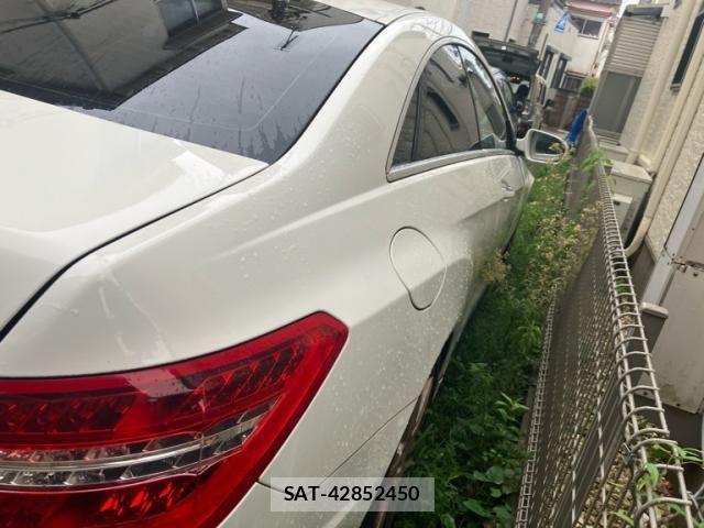 Mercedes Benz E-CLASS 2009-08 8780995-5