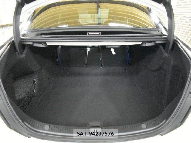 Mercedes Benz E-CLASS 2020-09 1473464-20