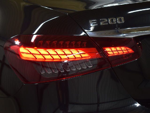 Mercedes Benz E-CLASS 2020-12 1546743-26
