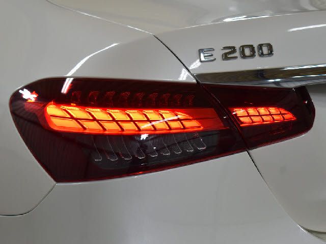 Mercedes Benz E-CLASS 2020-12 1546742-26