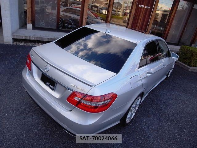Mercedes Benz E-CLASS 2009-07 1871608-12