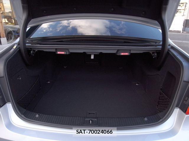 Mercedes Benz E-CLASS 2009-07 1871608-4