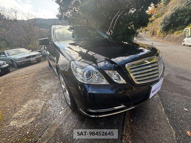 Mercedes Benz E-CLASS 2012-02 2002558-10