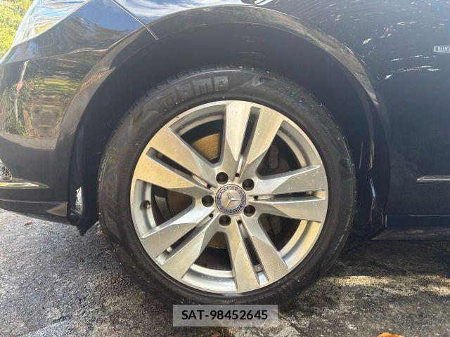 Mercedes Benz E-CLASS 2012-02 2002558-18
