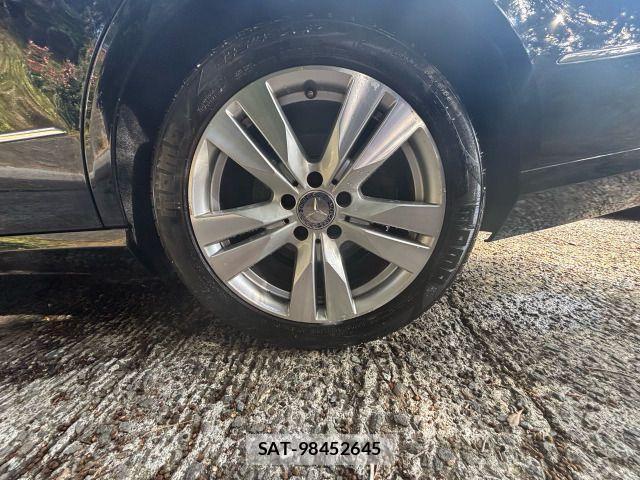 Mercedes Benz E-CLASS 2012-02 2002558-19