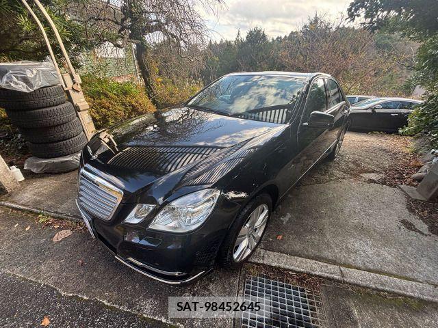 Mercedes Benz E-CLASS 2012-02 2002558-5