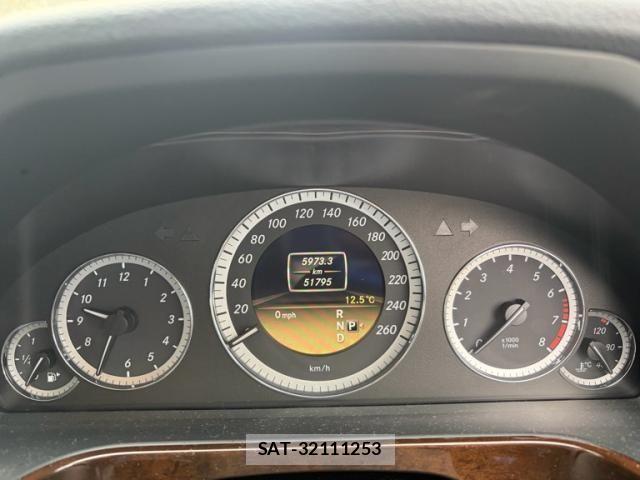 Mercedes Benz E-CLASS 2012-02 2100063-11