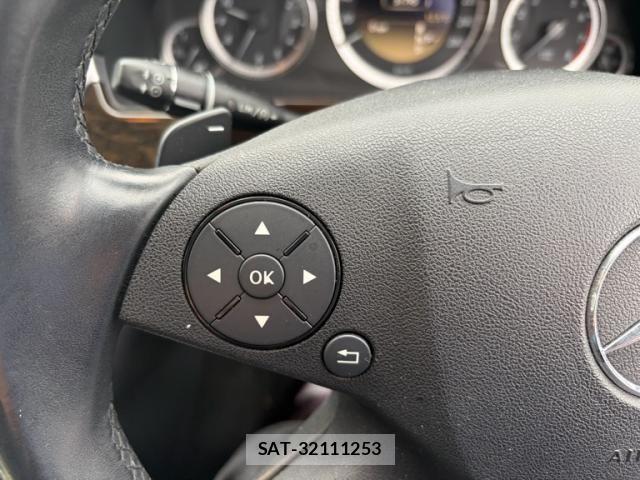 Mercedes Benz E-CLASS 2012-02 2100063-15