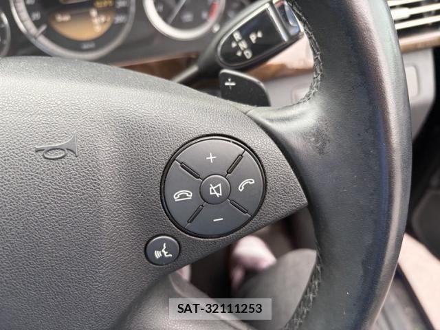 Mercedes Benz E-CLASS 2012-02 2100063-16
