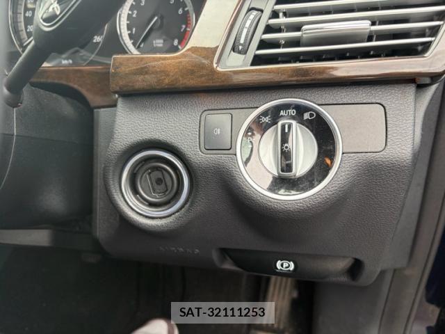 Mercedes Benz E-CLASS 2012-02 2100063-18