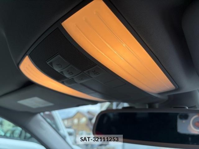 Mercedes Benz E-CLASS 2012-02 2100063-20