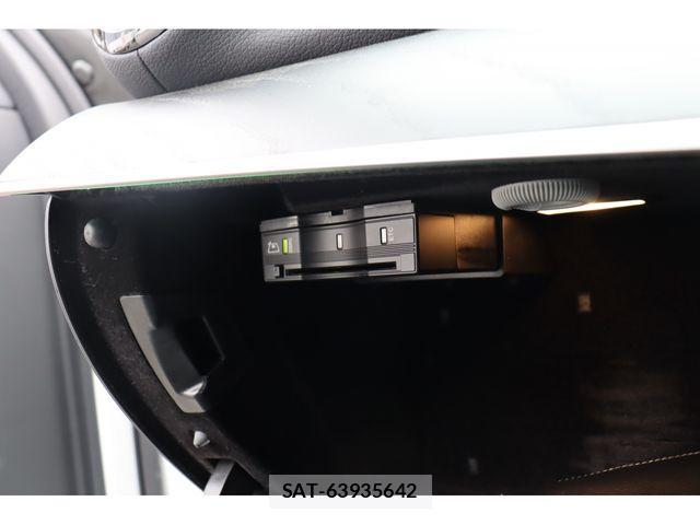 Mercedes Benz E-CLASS 2018-01 2100056-10