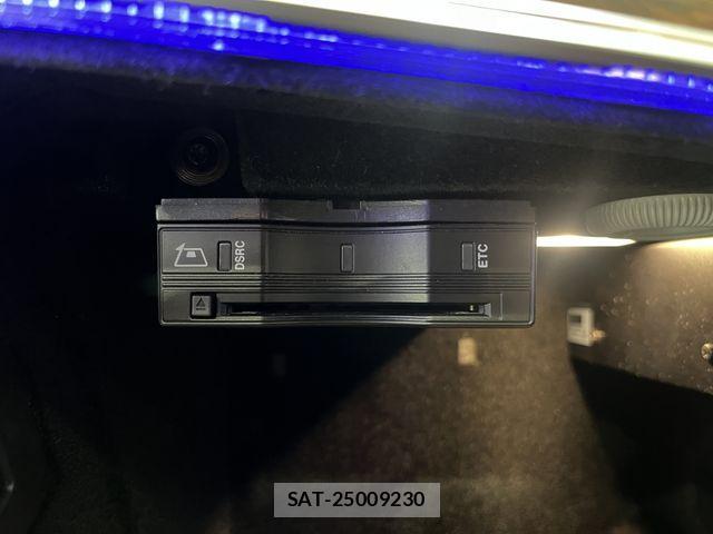 Mercedes Benz E-CLASS 2017-03 2318418-15