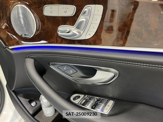 Mercedes Benz E-CLASS 2017-03 2318418-5