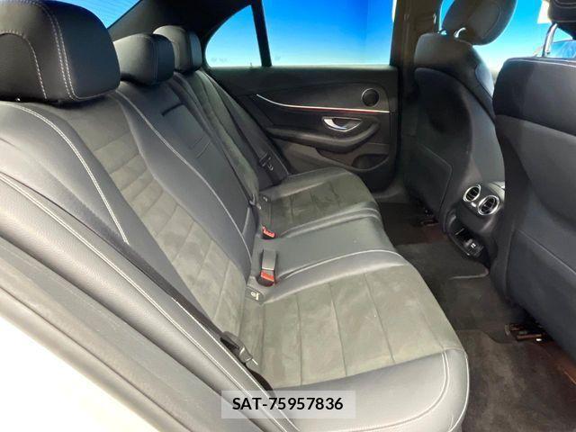 Mercedes Benz E-CLASS 2016-08 2447426-9