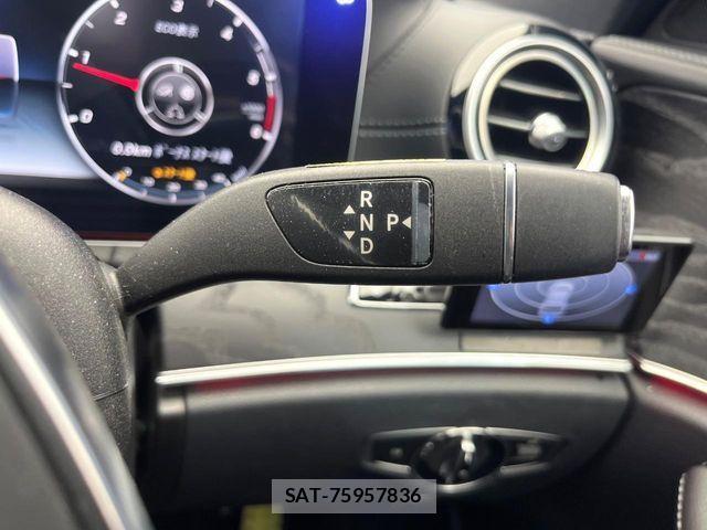 Mercedes Benz E-CLASS 2016-08 2447426-11