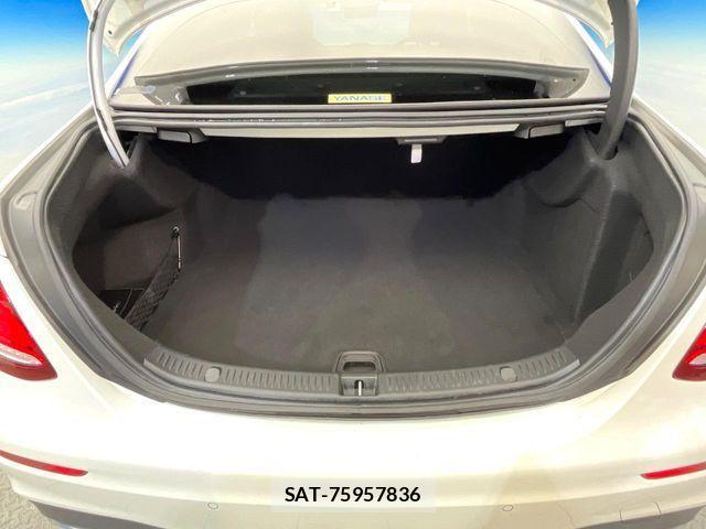 Mercedes Benz E-CLASS 2016-08 2447426-12