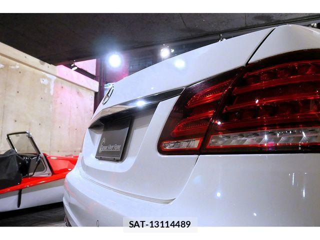 Mercedes Benz E-CLASS 2014-02 4326867-7