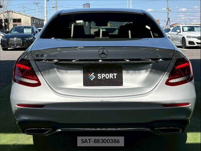 Mercedes Benz E-CLASS 2018-02 6012799-13