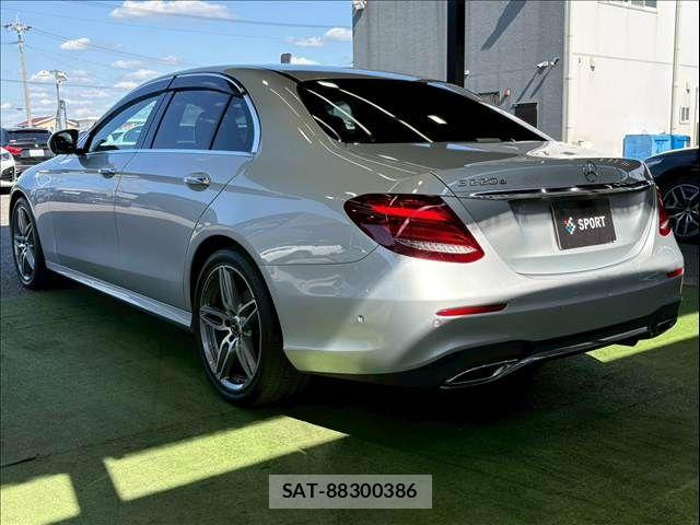 Mercedes Benz E-CLASS 2018-02 6012799-16