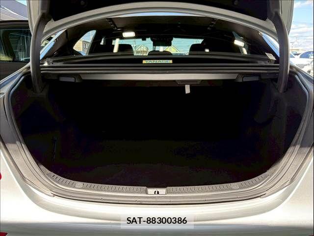 Mercedes Benz E-CLASS 2018-02 6012799-17