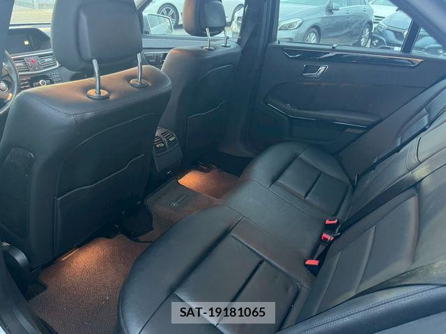 Mercedes Benz E-CLASS 2009-05 6672455-9