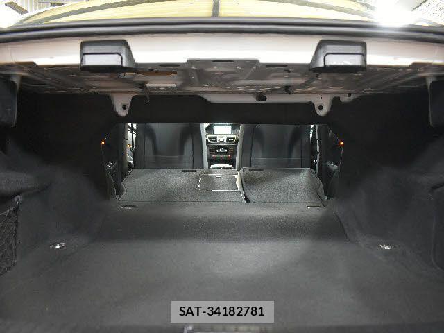 Mercedes Benz E-CLASS 2014-02 6676817-19