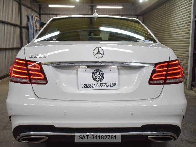 Mercedes Benz E-CLASS 2014-02 6676817-28