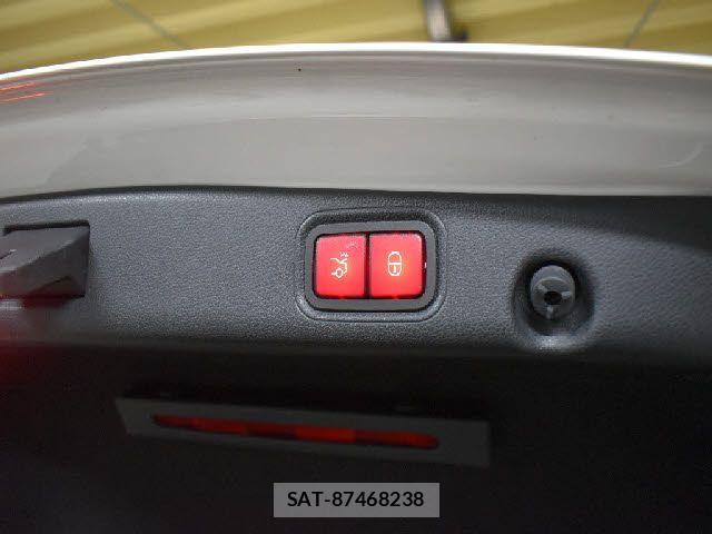 Mercedes Benz E-CLASS 2019-07 6676816-20