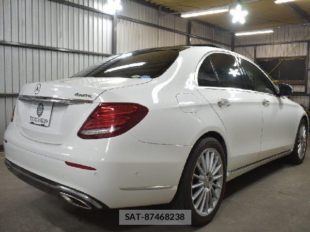 Mercedes Benz E-CLASS 2019-07 6676816-2