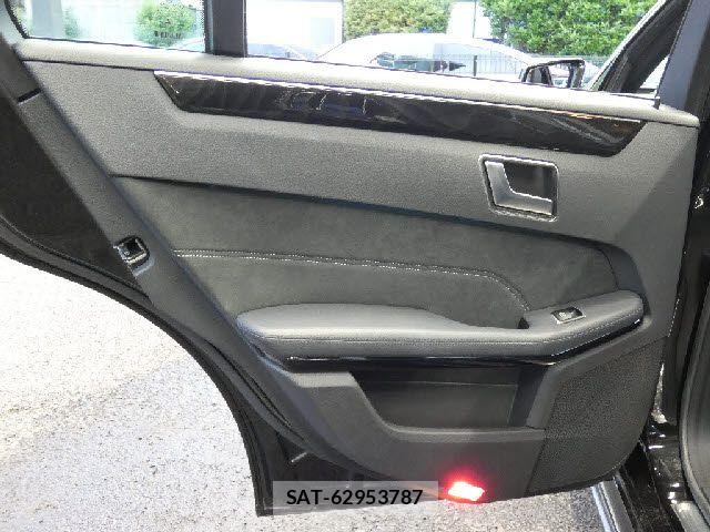 Mercedes Benz E-CLASS 2015-06 6716621-21