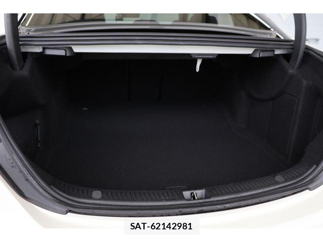 Mercedes Benz E-CLASS 2021-12 6752358-16