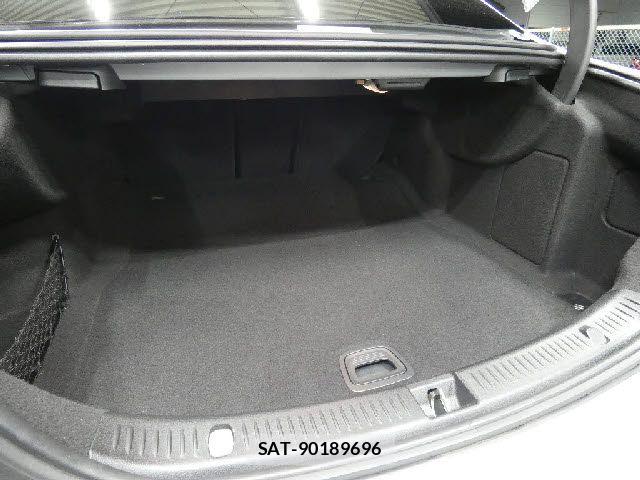 Mercedes Benz E-CLASS 2018-01 6815887-6