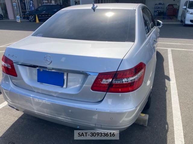 Mercedes Benz E-CLASS 2012-01 6908303-9