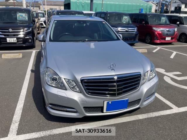 Mercedes Benz E-CLASS 2012-01 6908303-1