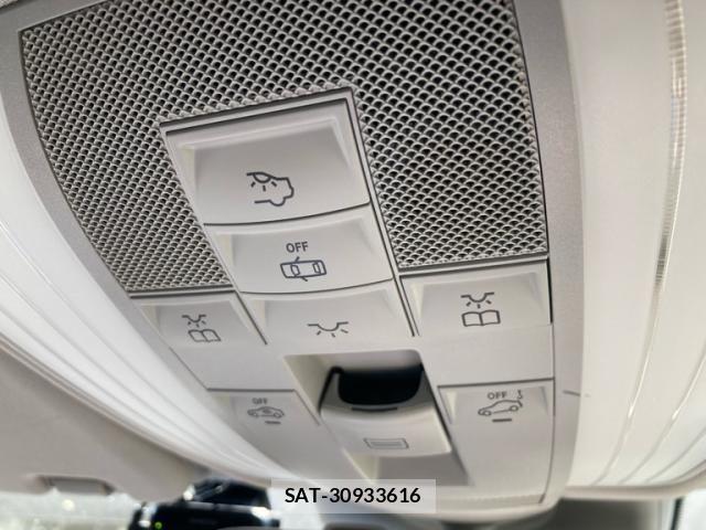 Mercedes Benz E-CLASS 2012-01 6908303-26
