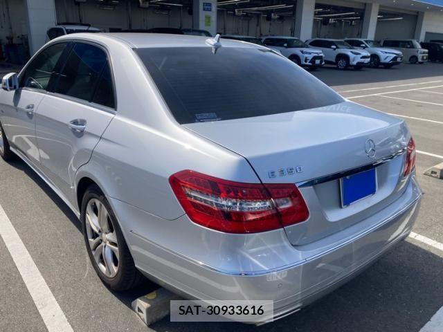 Mercedes Benz E-CLASS 2012-01 6908303-7