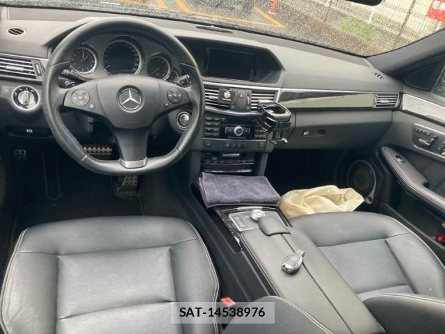 Mercedes Benz E-CLASS 2011-06 6908291-9