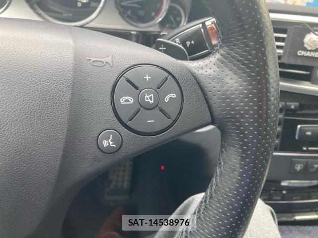 Mercedes Benz E-CLASS 2011-06 6908291-12