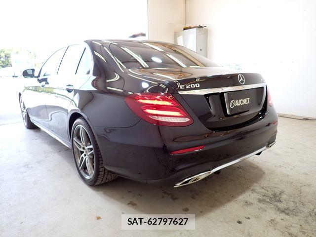 Mercedes Benz E-CLASS 2018-10 7020870-2