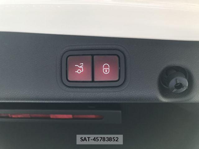 Mercedes Benz E-CLASS 2021-05 7059478-16