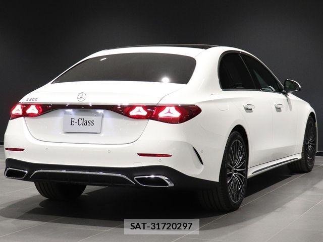 Mercedes Benz E-CLASS 2025-11 7221587-11
