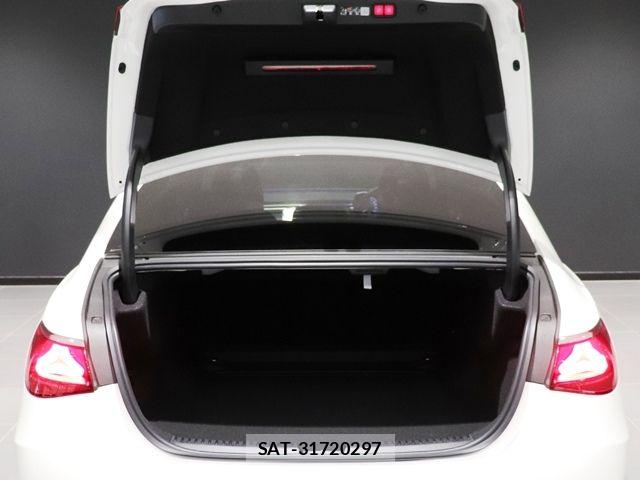 Mercedes Benz E-CLASS 2025-11 7221587-16